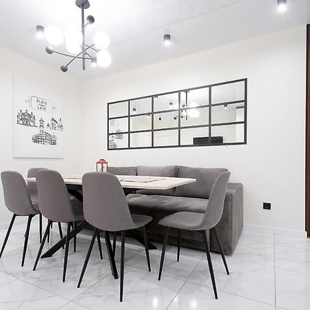 Luxury Nest Lviv Center Appartement Buitenkant foto